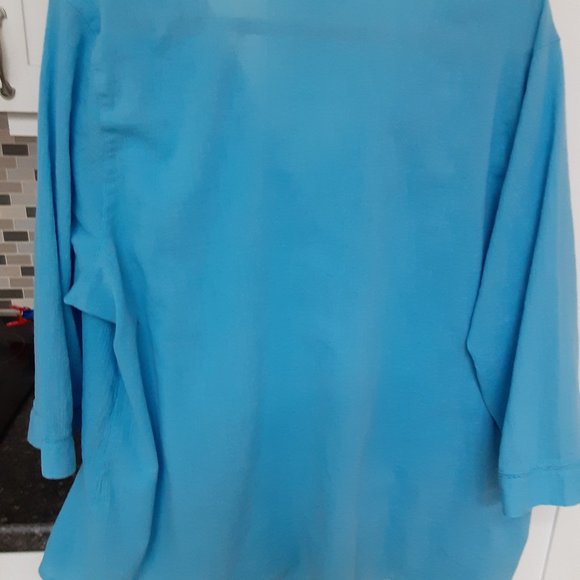 Ladies top - Picture 1 of 3